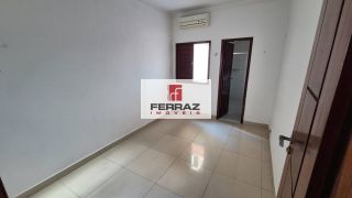 Casa aluguel em nova parnamirim, com três quartos, duas suítes, closet, área gourmet com churrasqueira e bancada de apoio.