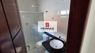 Casa aluguel em nova parnamirim, com três quartos, duas suítes, closet, área gourmet com churrasqueira e bancada de apoio.