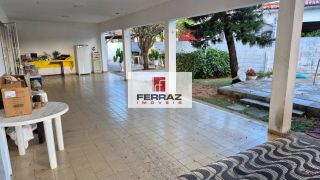 Casa para locação no bairro de capim macio, três salas, dois escritórios, três quartos, suíte com closet, piscina e churrasqueira.  Próximo a UFRN.