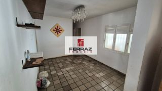 Casa para locação no bairro de capim macio, três salas, dois escritórios, três quartos, suíte com closet, piscina e churrasqueira.  Próximo a UFRN.