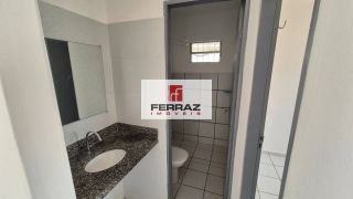 Casa em condomínio na coophab, sala, dois quartos, banheiro social, cozinha e área de serviço, quintal, garagem coberta. Condomínio simples.