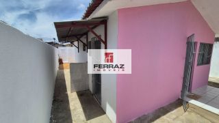 Casa em condomínio na coophab, sala, dois quartos, banheiro social, cozinha e área de serviço, quintal, garagem coberta. Condomínio simples.