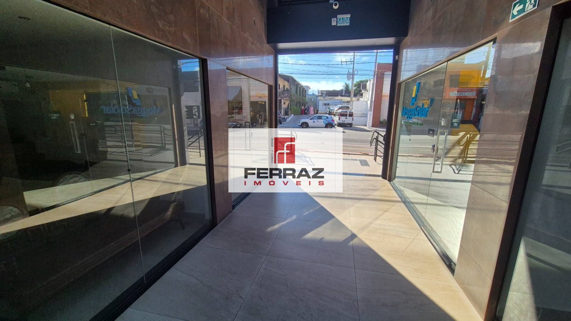 Loja para locação em empresarial no bairro de lagoa nova, amplo estacionamento, lojas com mezanino, acessibilidade, segurança