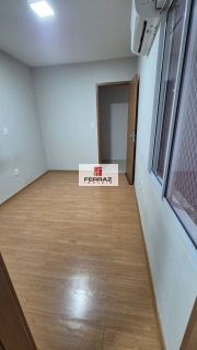 Apartamento para locação no bairro de Ponta Negra, sala com varanda, dois quartos, uma suíte, lazer, elevador, portaria 24h presencial