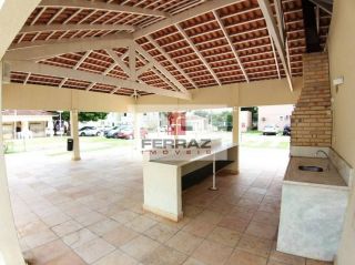 Apartamento venda três quartos, banheiro, armários de cozinha, lazer, uma vaga, portaria 24