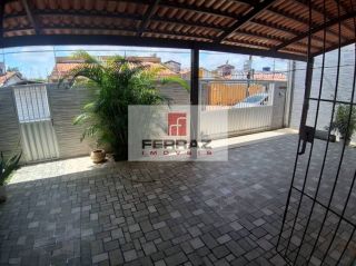 Casa à venda com três quartos, sendo duas suítes, em Nova Parnamirim - Parnamirim - RN