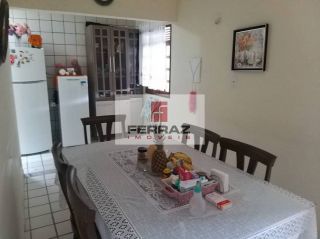 Casa à venda com três quartos, sendo duas suítes, em Nova Parnamirim - Parnamirim - RN