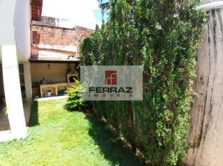 Casa três suítes para alugar em candelária, piscina, churrasqueira, terraço, jardim, 04 vagas, lavabo