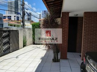 Casa três suítes para alugar em candelária, piscina, churrasqueira, terraço, jardim, 04 vagas, lavabo