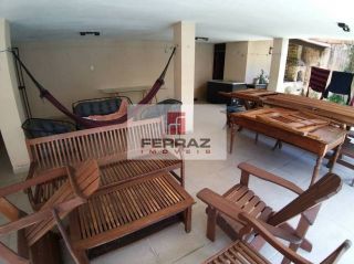 Casa três suítes para alugar em candelária, piscina, churrasqueira, terraço, jardim, 04 vagas, lavabo