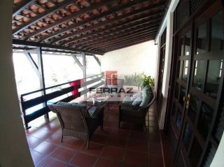 Casa três suítes para alugar em candelária, piscina, churrasqueira, terraço, jardim, 04 vagas, lavabo