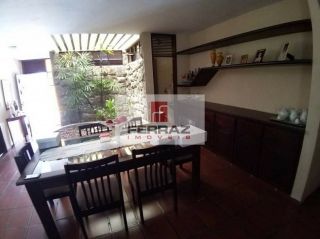Casa três suítes para alugar em candelária, piscina, churrasqueira, terraço, jardim, 04 vagas, lavabo
