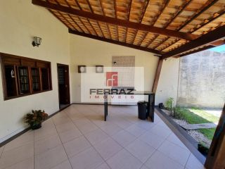 Casa aluguel nova parnamirim, três quartos sendo uma suíte,  banheiro social, jardim, porcelanato, sombra