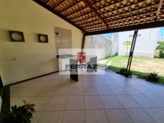 Casa aluguel nova parnamirim, três quartos sendo uma suíte,  banheiro social, jardim, porcelanato, sombra