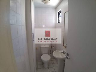 Sala comercial para aluguel no tirol, banheiro privativo, piso laminado, ar split, recepção, quatro elevadores, garagem