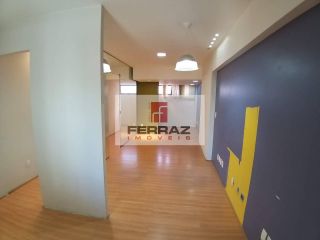 Sala comercial para aluguel no tirol, banheiro privativo, piso laminado, ar split, recepção, quatro elevadores, garagem