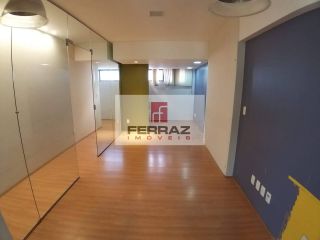 Sala comercial para aluguel no tirol, banheiro privativo, piso laminado, ar split, recepção, quatro elevadores, garagem