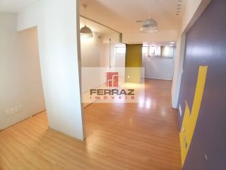 Sala comercial para aluguel no tirol, banheiro privativo, piso laminado, ar split, recepção, quatro elevadores, garagem