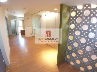 Sala comercial para aluguel no tirol, banheiro privativo, piso laminado, ar split, recepção, quatro elevadores, garagem
