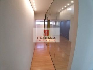Sala comercial para aluguel no tirol, banheiro privativo, piso laminado, ar split, recepção, quatro elevadores, garagem