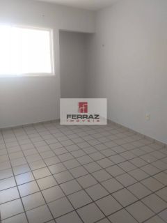 Apartamento venda Petrópolis,  dois quartos, banheiro social, dependência com banheiro, garagem