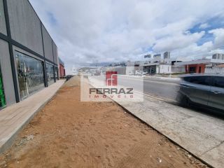 Loja para aluguel em lagoa nova, estacionamento e  banheiro privativo, fachada blindex, duas salas, cozinha.