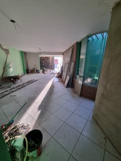 Loja para aluguel em lagoa nova, estacionamento e  banheiro privativo, fachada blindex, duas salas, cozinha.