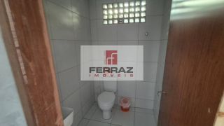 Loja para aluguel em lagoa nova, estacionamento e  banheiro privativo, fachada blindex, salão principal, e sala.