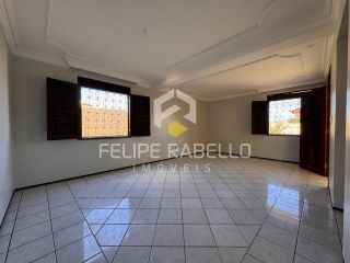 Excelente casa para venda com 04 quartos no bairro Sapiranga em Fortaleza