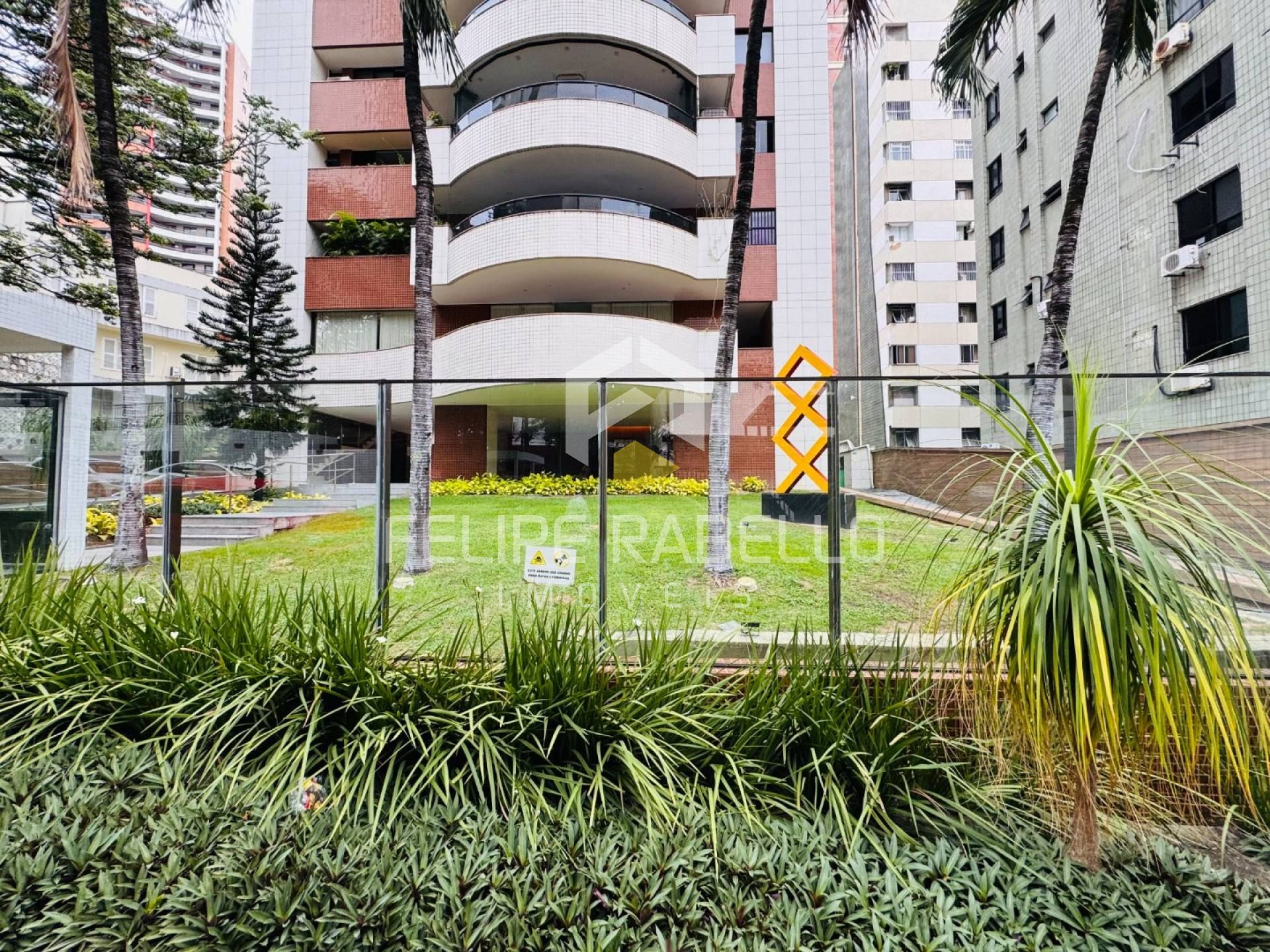 Apartamento Para Vender com 300m2 sendo 4 suítes no bairro Meireles em Fortaleza
