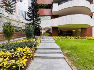 Apartamento Para Vender com 300m2 sendo 4 suítes no bairro Meireles em Fortaleza