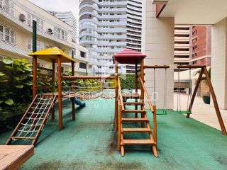 Apartamento Para Vender com 300m2 sendo 4 suítes no bairro Meireles em Fortaleza
