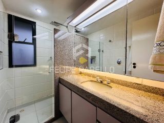Apartamento Para Vender com 300m2 sendo 4 suítes no bairro Meireles em Fortaleza