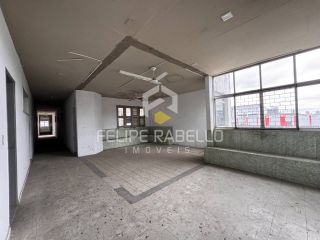 Prédio Comercial para VENDER no Centro em Fortaleza! Excelente para grandes empresas!