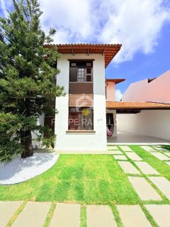 Excelente Casa em Condomínio c/ 4 suítes + lazer!