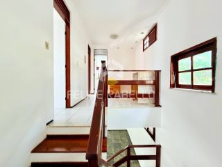 Excelente Casa em Condomínio c/ 4 suítes + lazer!