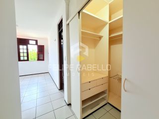 Excelente Casa em Condomínio c/ 4 suítes + lazer!