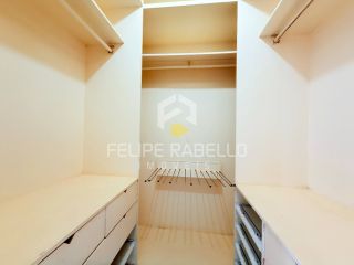 Excelente Casa em Condomínio c/ 4 suítes + lazer!