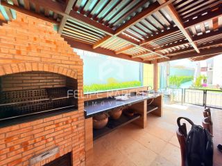 Excelente Casa em Condomínio c/ 4 suítes + lazer!