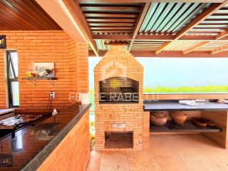 Excelente Casa em Condomínio c/ 4 suítes + lazer!