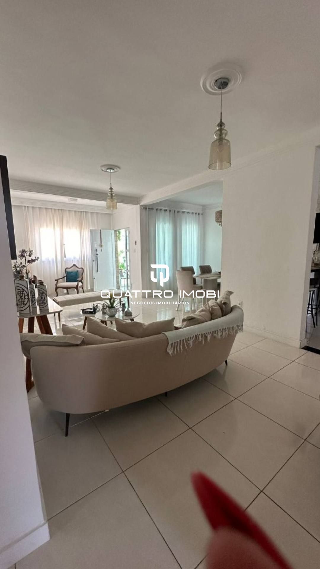 Casa no Sol Nascente, Jabotiana