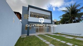 Casa em rua pública no bairro Atalaia