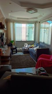 Casa em rua pública no bairro Atalaia