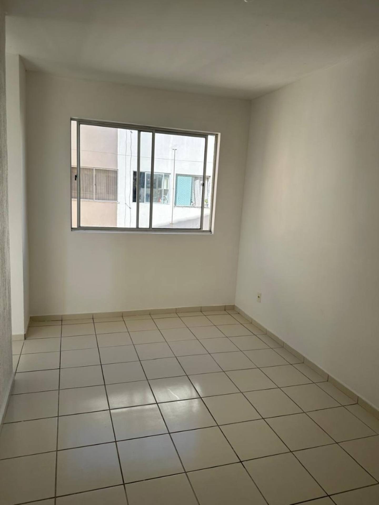 Alugo apartamento no condomínio Alpha Class