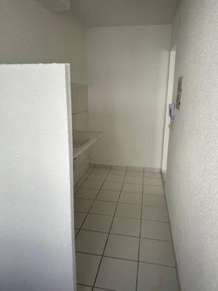 Alugo apartamento no condomínio Alpha Class