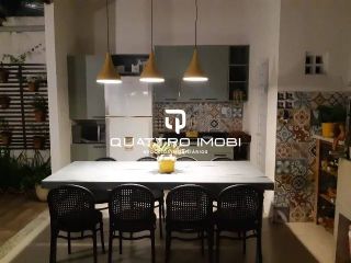 Casa com piscina no bairro Suíssa