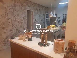 Casa com piscina no bairro Suíssa