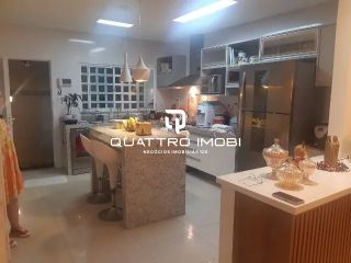 Casa com piscina no bairro Suíssa