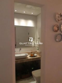 Casa com piscina no bairro Suíssa