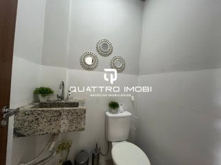 Casa de andar na Aruana em rua pública